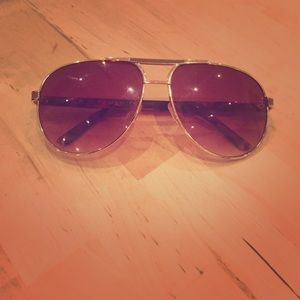 Tahari tortoise shell aviator sunglasses
