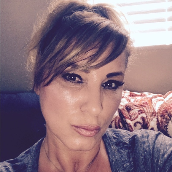 Meet your Posher, Athena