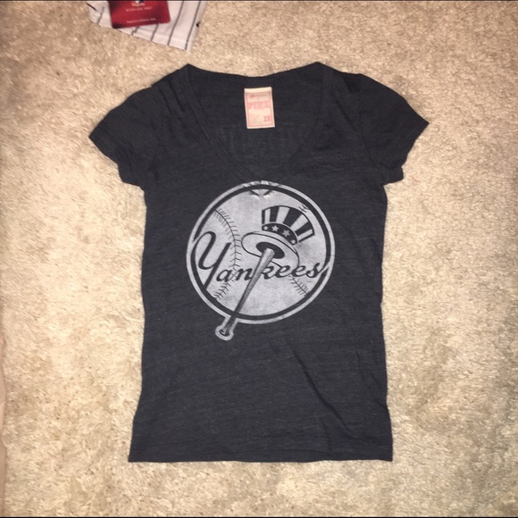 BASEBALL SEASON IS HERE! PINK NY Yankees Tee
