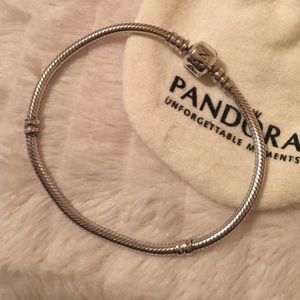 Pandora Iconic Barrel Clasp 🎀PRICE IS NOW FIRM🎀