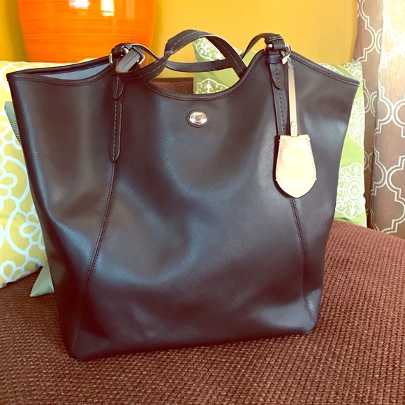 Coach large shoulder bag