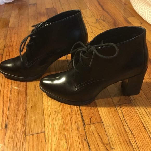 Heeled leather booties