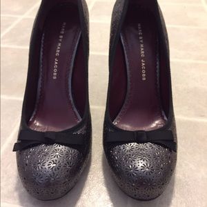 Marc by Marc Jacobs Almarc Platform Pump in Smoke