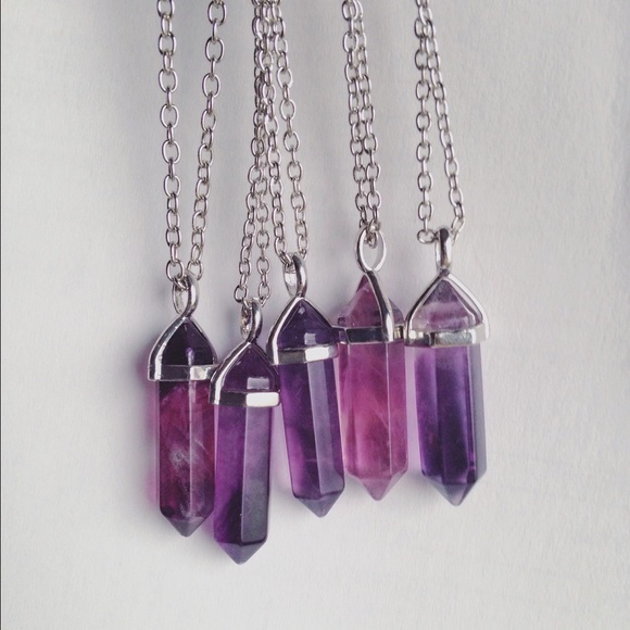 Fluorite Point Necklace💜☁️ - Picture 2 of 2
