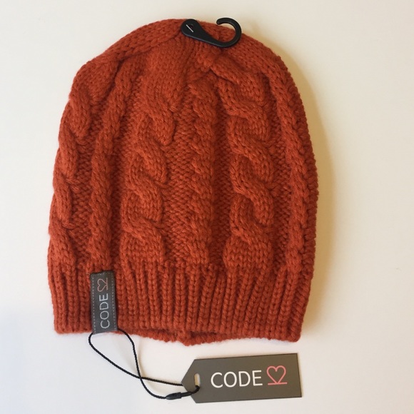 Accessories - NWT Cable Knit Beanie Had OSFM