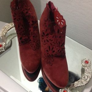Stiletto suede boots maroon size 10 1/2-11