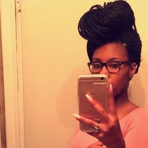 Meet your Posher, Alyncia