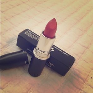 MAC lipstick NIB