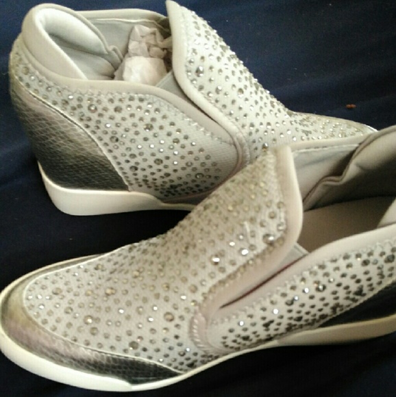 Women's shoes