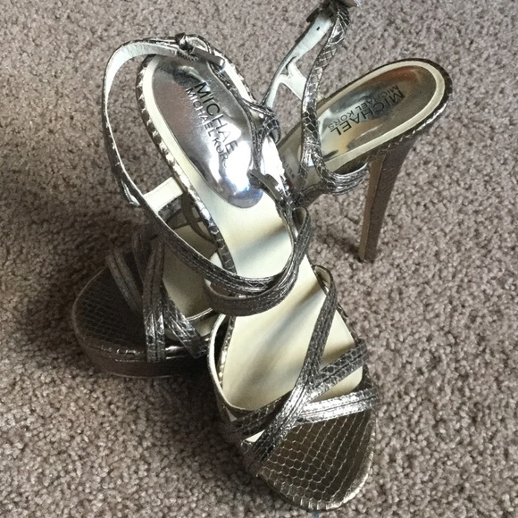 MK shoes - Picture 1 of 4