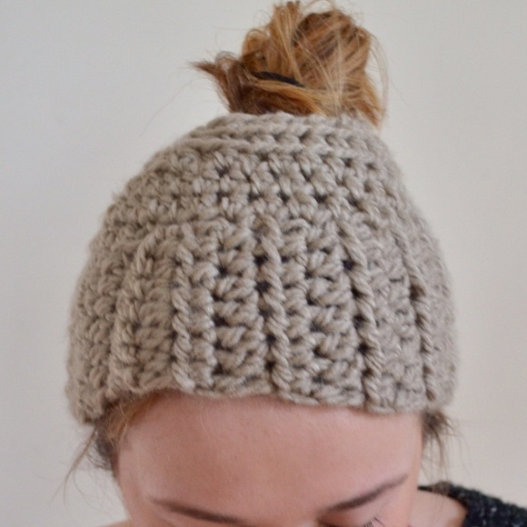 Ponytail Beanie!! - Picture 3 of 4