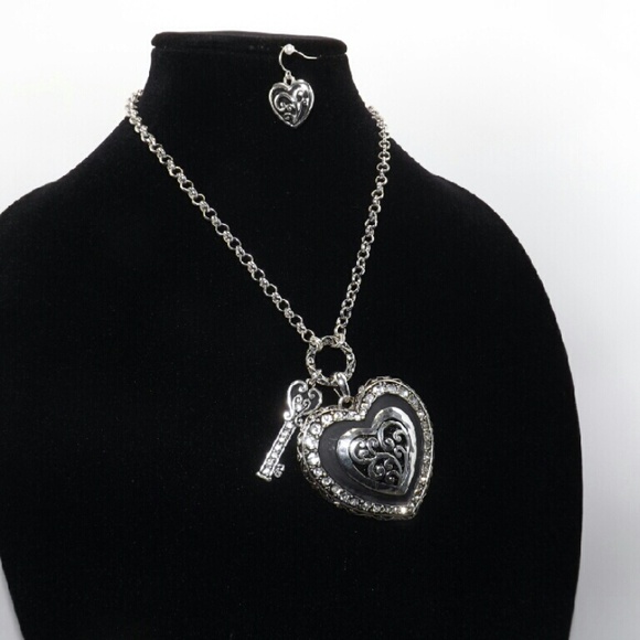 Key To My Heart Necklace! - Picture 2 of 4