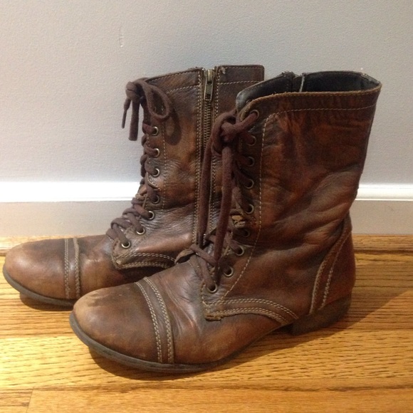 STEVE MADDEN: Combat boots