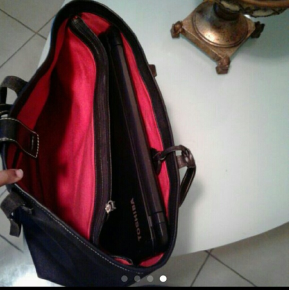 ❌❌SOLD❌❌ Dooney & Bourke Handbag - Picture 3 of 3