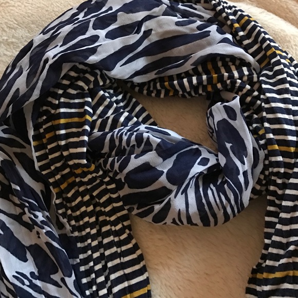 Express Reversible Infinity Scarf - Picture 2 of 3