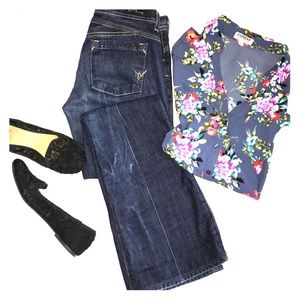 CITIZENS OF HUMANITY Size 27  Bootcut  jean