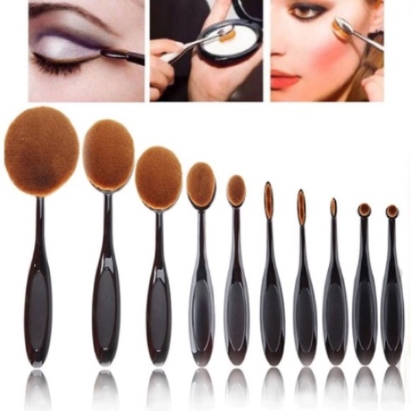 Make up brushes 10 never used , new
