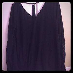 Black long sleeve Alo top!