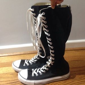 CONVERSE: BRAND NEW High Black Converse