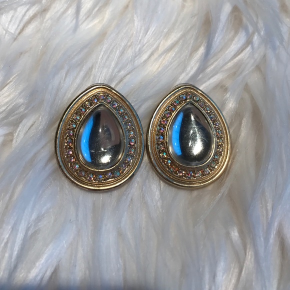 Gold tear drop button studs