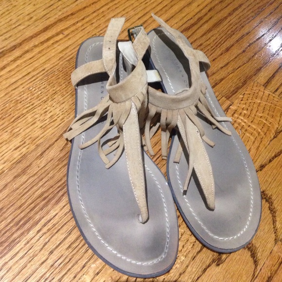 LAUREN CONRAD: Fringe Sandals