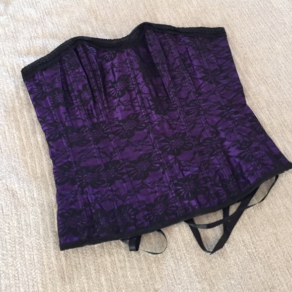 Living Dead Souls Corset - Picture 2 of 4