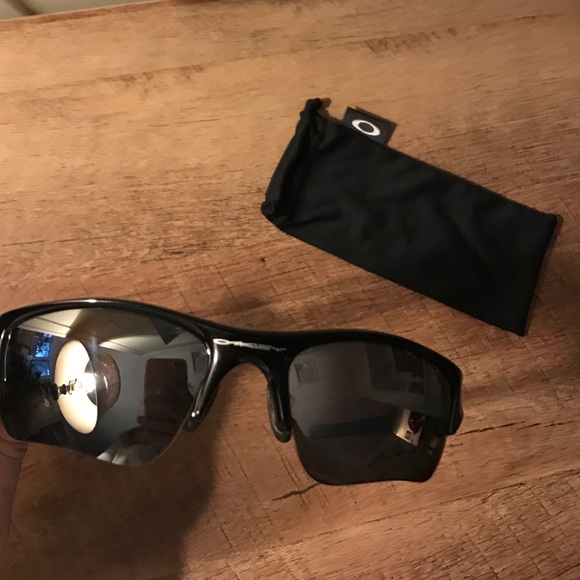 Polarized Oakley sunglasses **PLUS EXTRA LENSES**