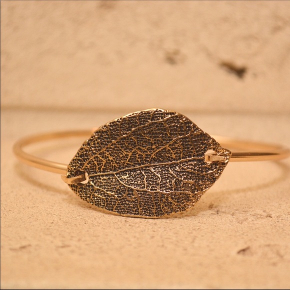 Farah Jewelry Leaf Bracelet - Picture 3 of 5