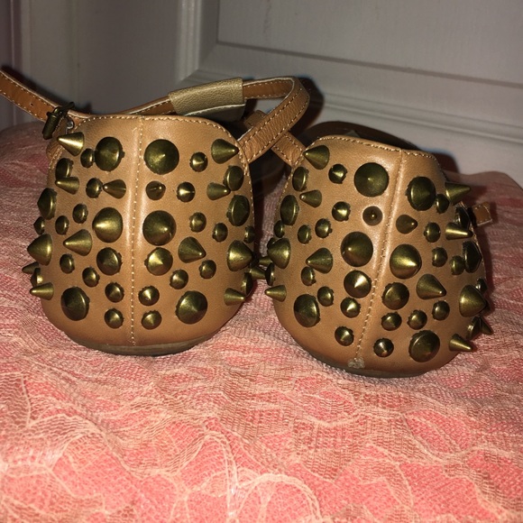 Simply Vera sandals