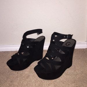 Black wedges