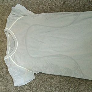 Lululemon swiftly size 6 short sleeve