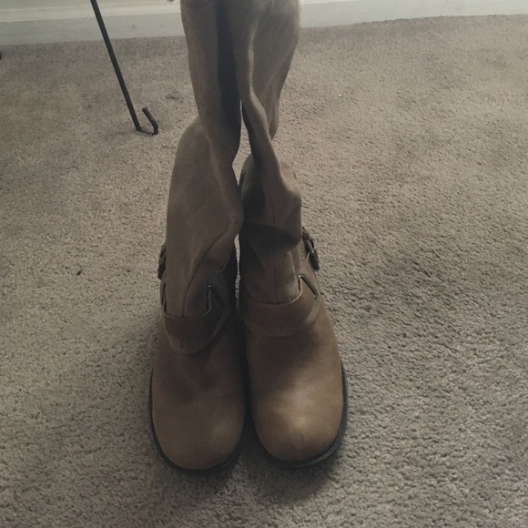 Nine West Boots w/ 2' heel - Picture 1 of 4