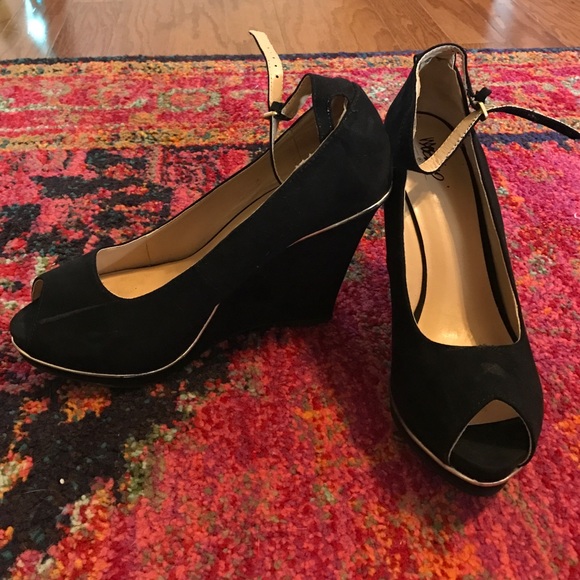 Sz 8 Target Holiday Heels