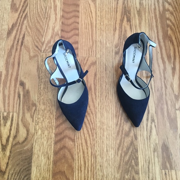 Shoe mint navy heels size 8