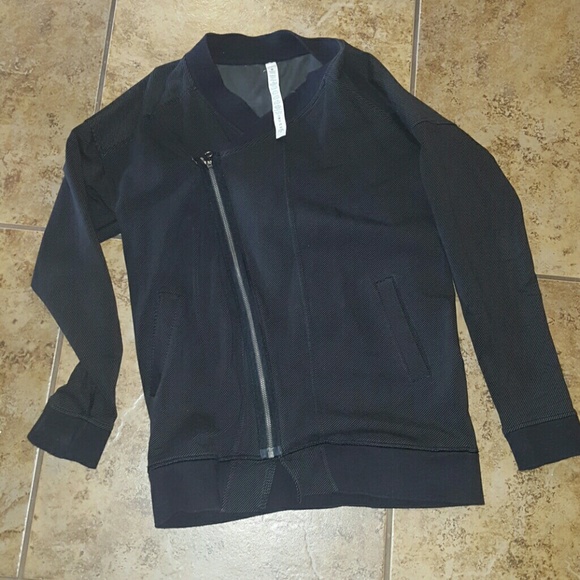 Lululemon mula wrap size 6