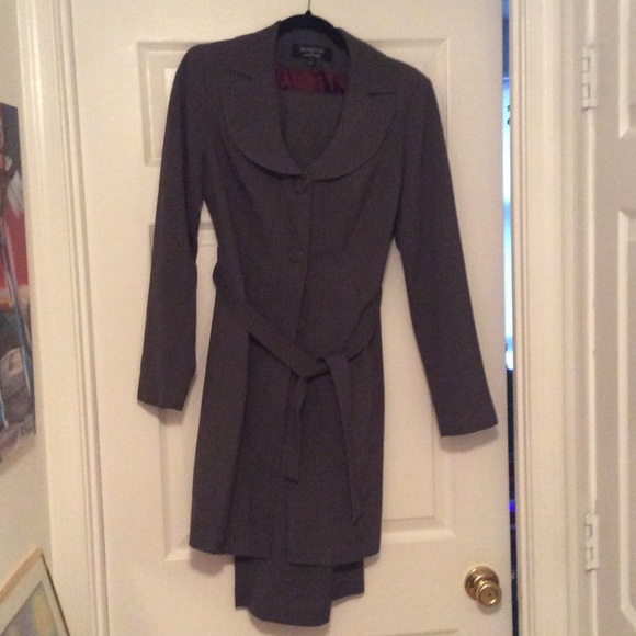Larry Levine sz 6 pantsuit