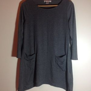 Gray tunic with 2 front pockets