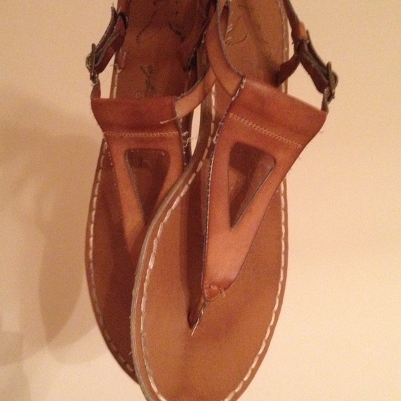 Women's size 8 leather American Eagle sandals