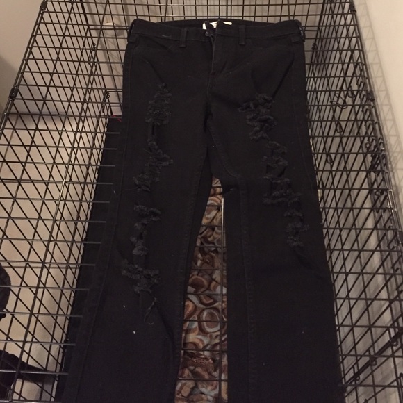 High waisted ripped jeans