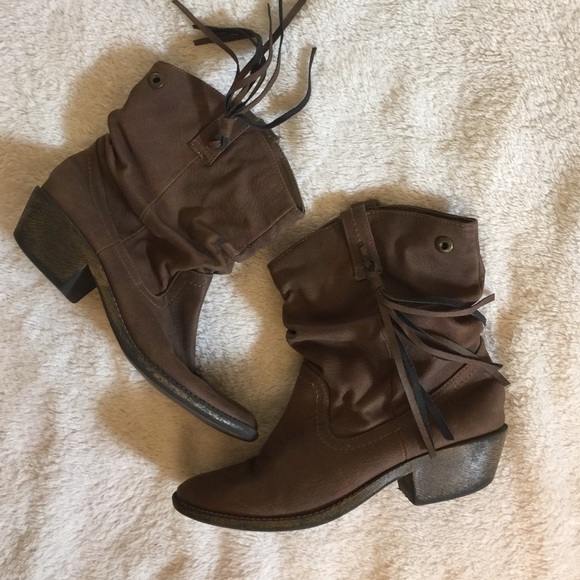 Fringe booties!