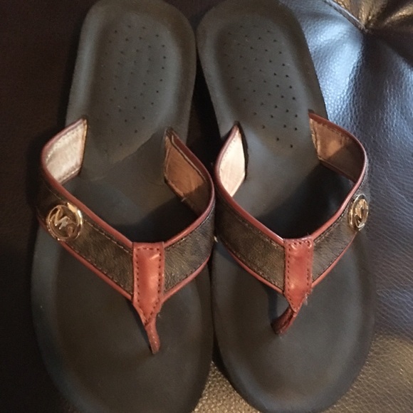 Michael kors sandals - Picture 1 of 2