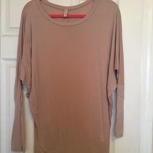 Lavish Boutique blouse. Size L.