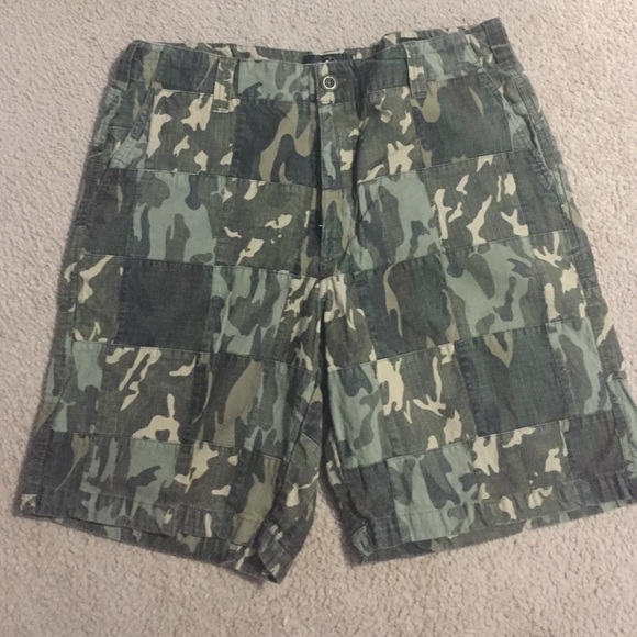 Men's Shorts - Picture 1 of 1