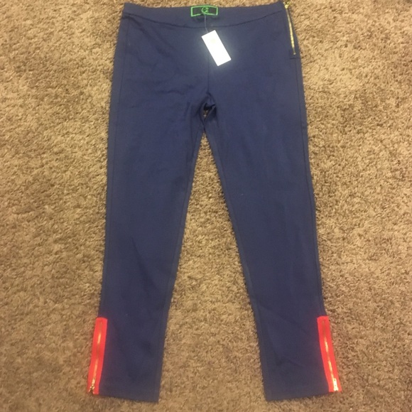 C Wonder Navy blue w red side zipper leggings