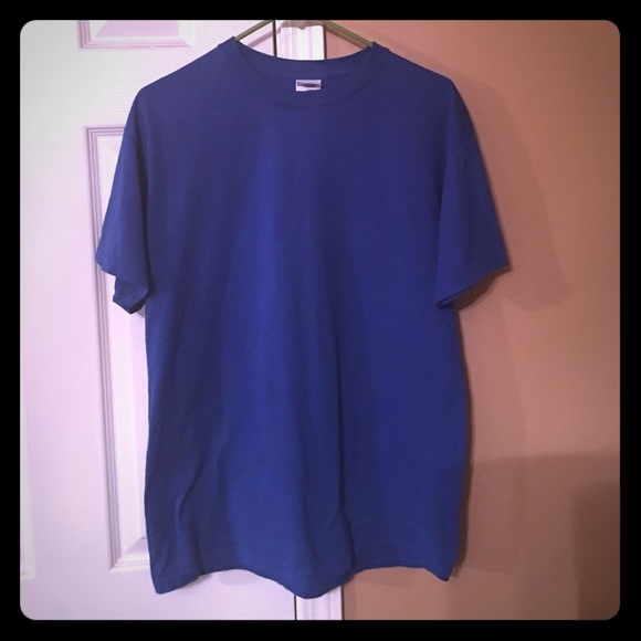 Solid crew neck shirt