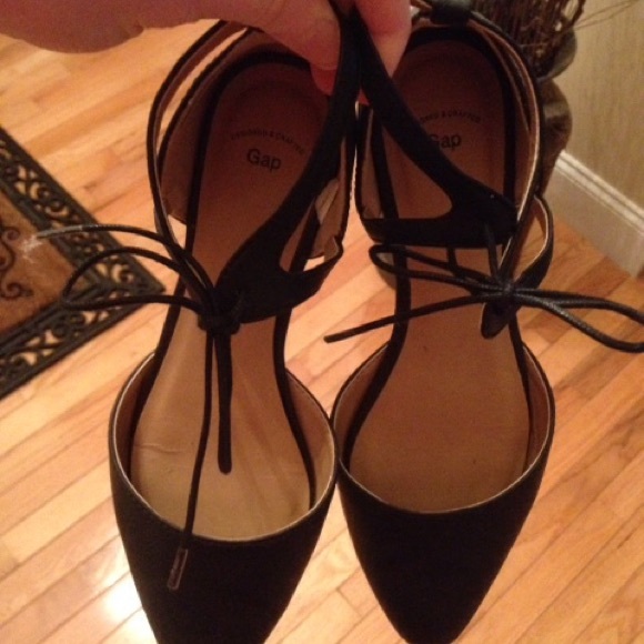Bow-tie Sandals