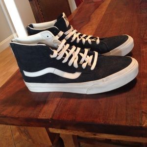 High top Vans Navy Suede 8.5
