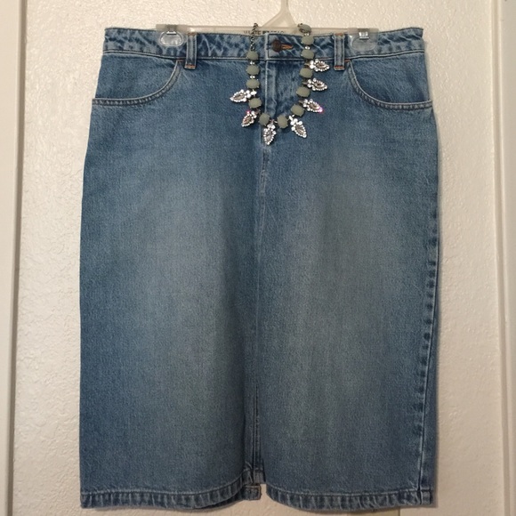 Old Navy Dresses & Skirts - Super stylish Old Navy denim pencil skirt