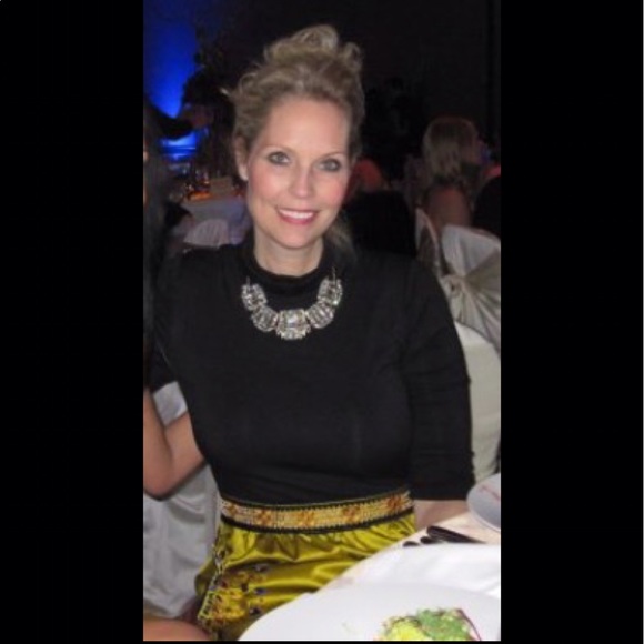 Meet your Posher, Sandra - Picture 3 of 5