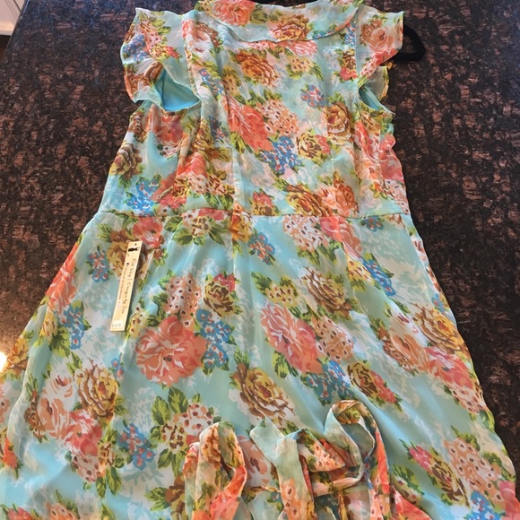 Dress - Picture 4 of 4